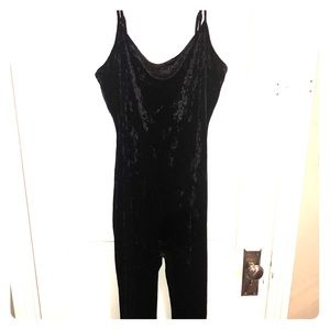 Forever 21 black velvet jumpsuit 🖤